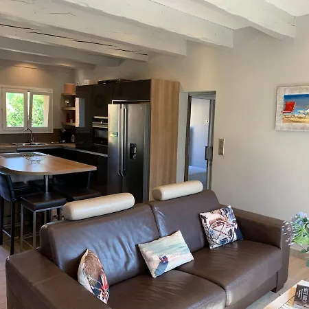 Apartment La Croix-valmer, La Ferme, Le Vergeron, Entre Terre Et *