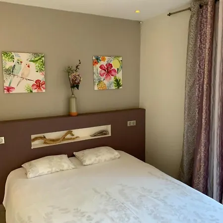 Apartment La Croix-valmer, La Ferme, Le Vergeron, Entre Terre Et *